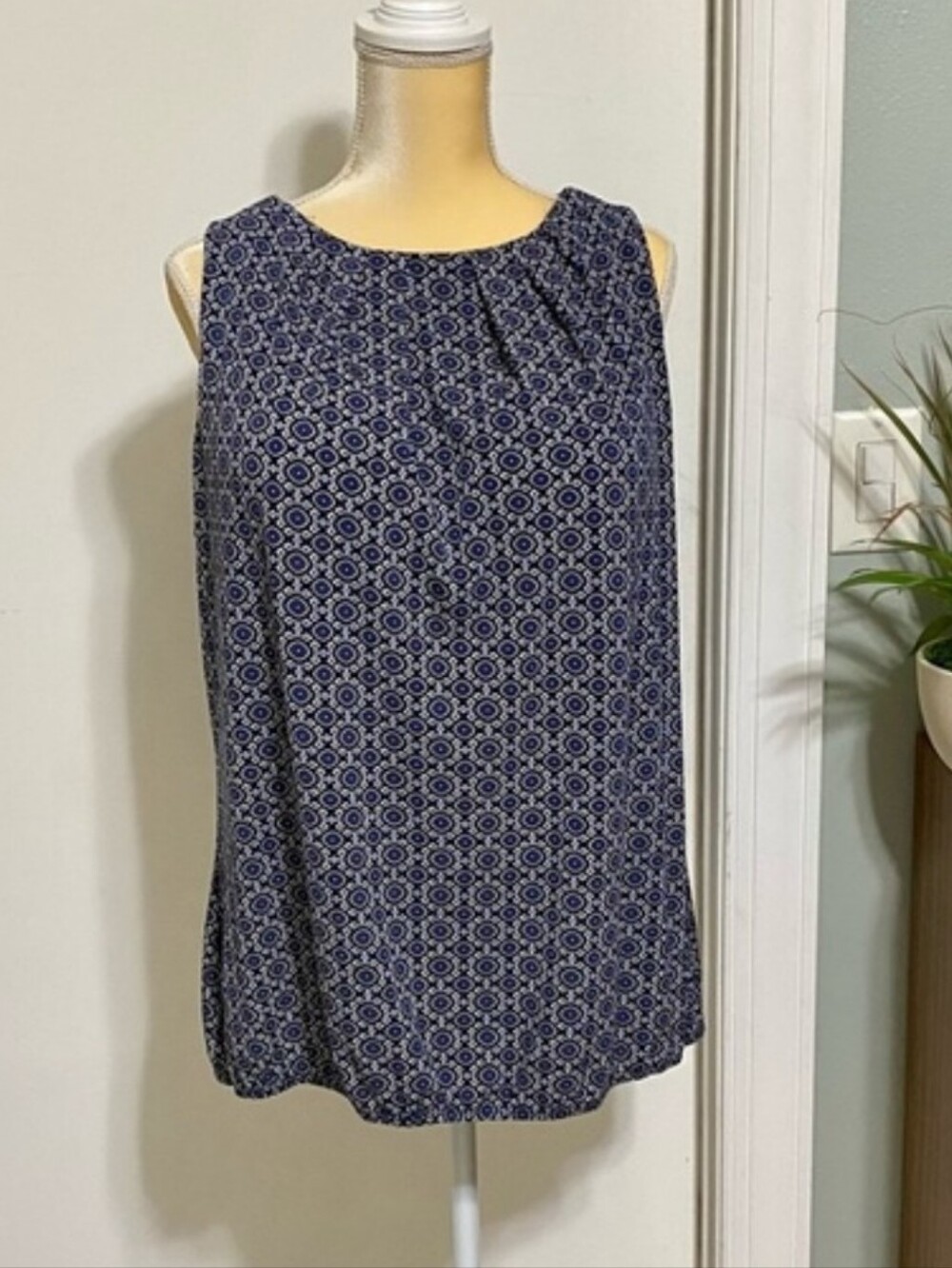Roz & Ali Sleeveless Blouse